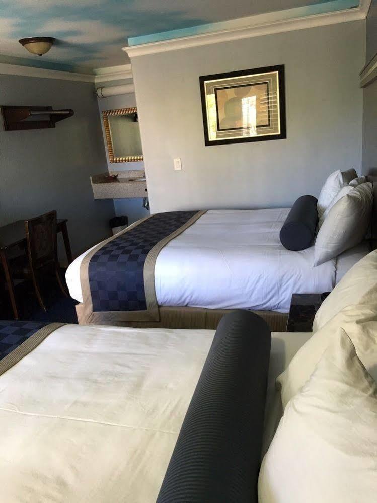 Hollywood Palms Inns & Suites Los Angeles Extérieur photo